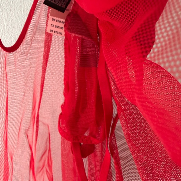 Victoria's Secret Red Satin Robe and Lingerie Set BNWT size M/L 34C - Picture 7 of 8